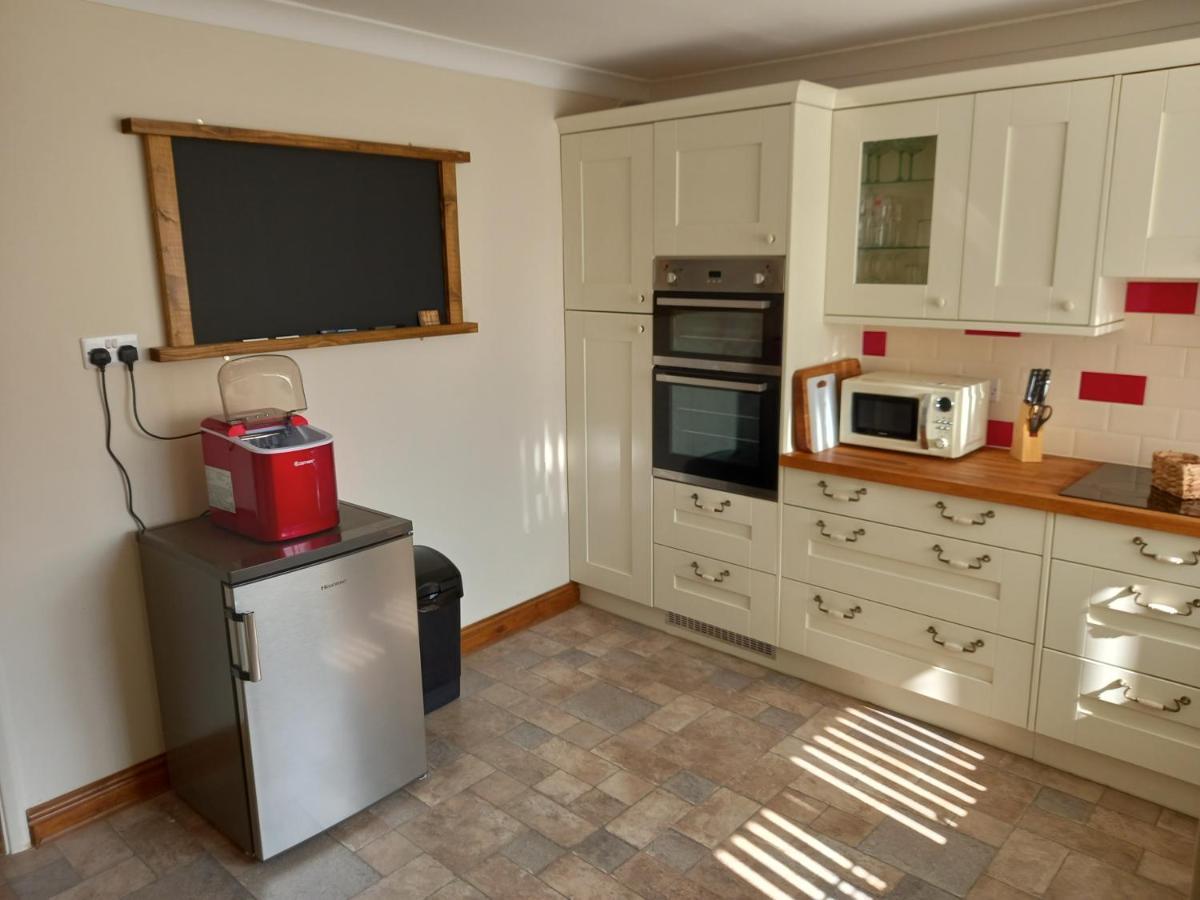 Pet Friendly Beautiful Detached Cottage Close To Spurn Point, Easington And Withersea Kingston upon Hull Kültér fotó