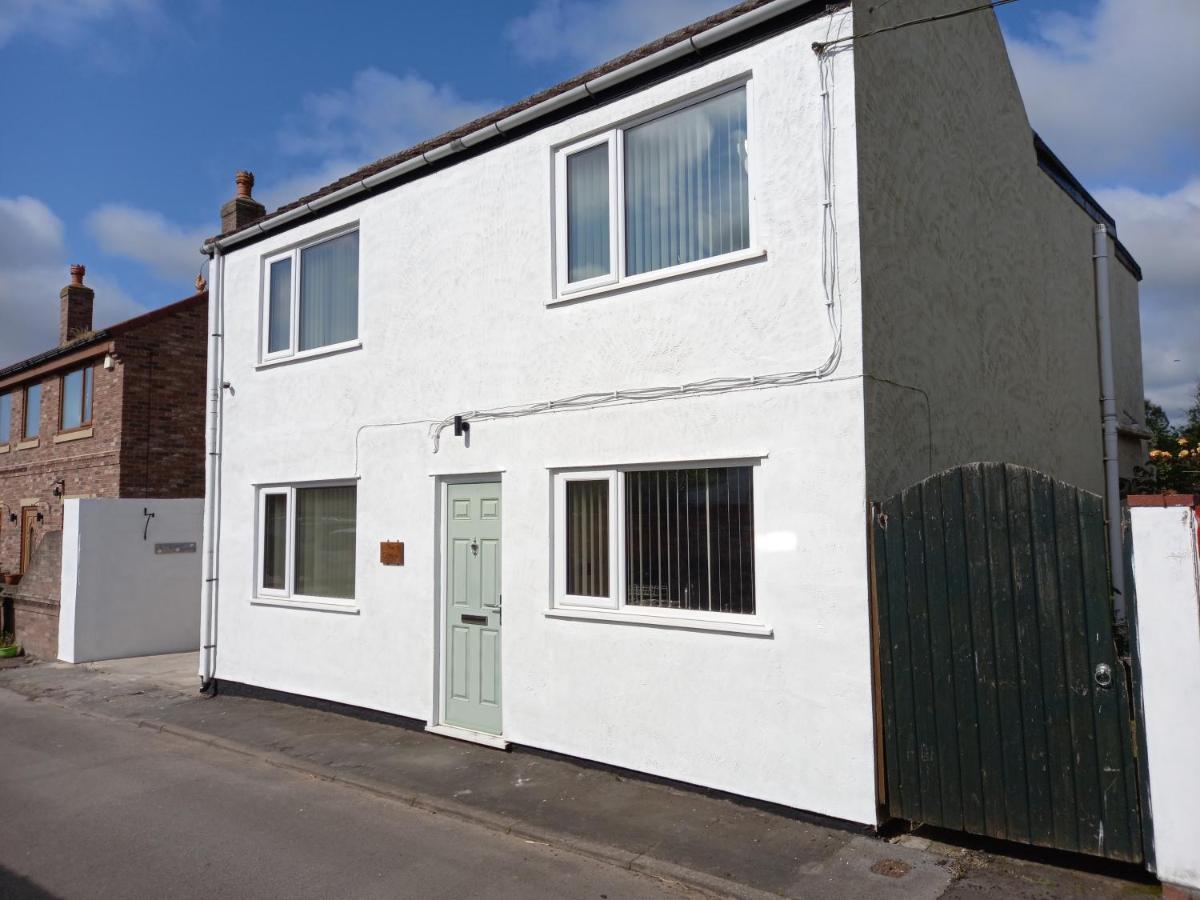 Pet Friendly Beautiful Detached Cottage Close To Spurn Point, Easington And Withersea Kingston upon Hull Kültér fotó