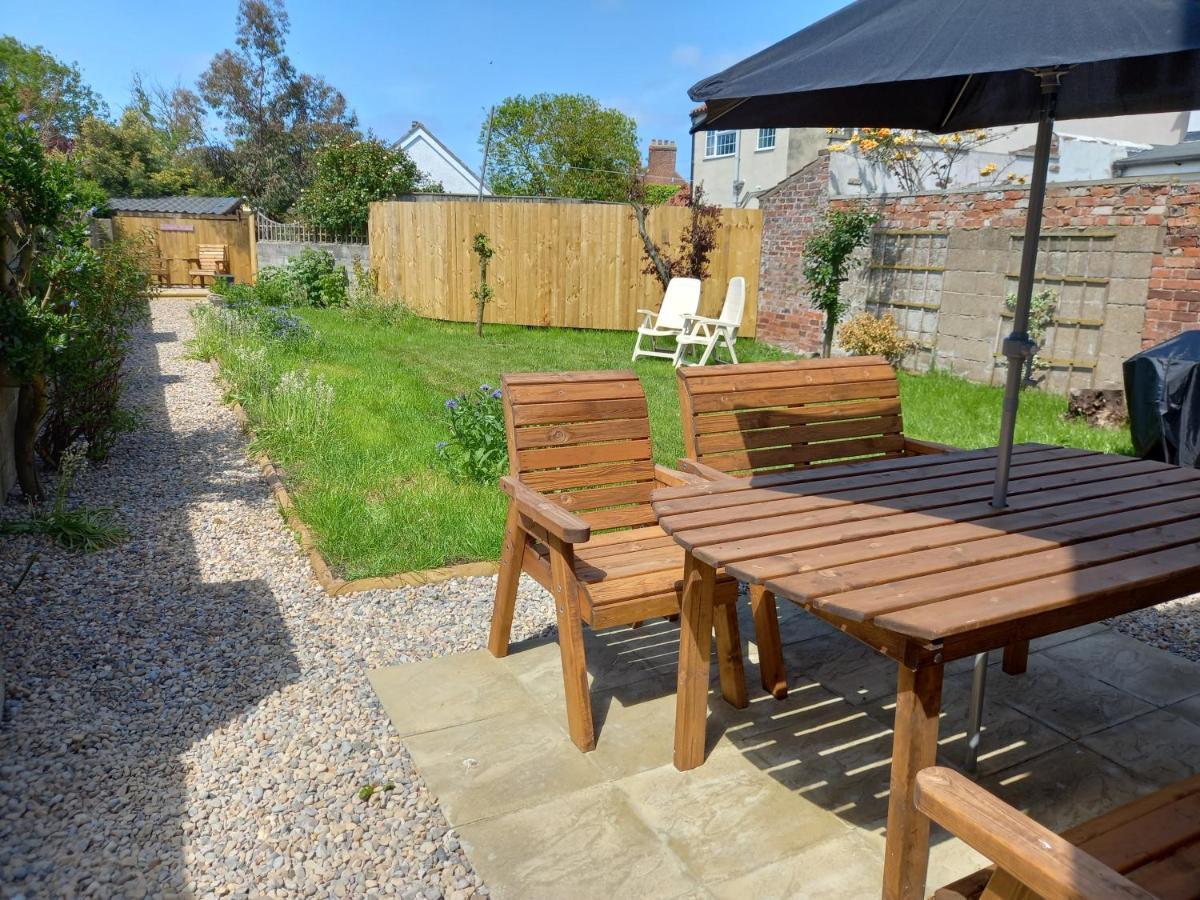 Pet Friendly Beautiful Detached Cottage Close To Spurn Point, Easington And Withersea Kingston upon Hull Kültér fotó